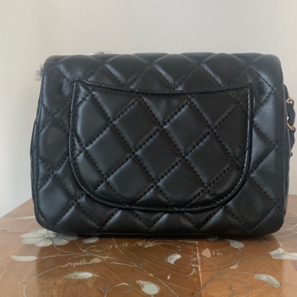 Chic Black Quilted Crossbody Bag - Picture 6 of 9